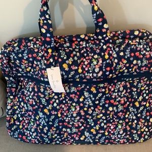 Vera Bradley traveler scattered wildflower